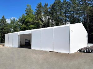 Skladiscni šotor za shranjevanje v prehrambeni industriji vhod / Storage of packaging for the food industry